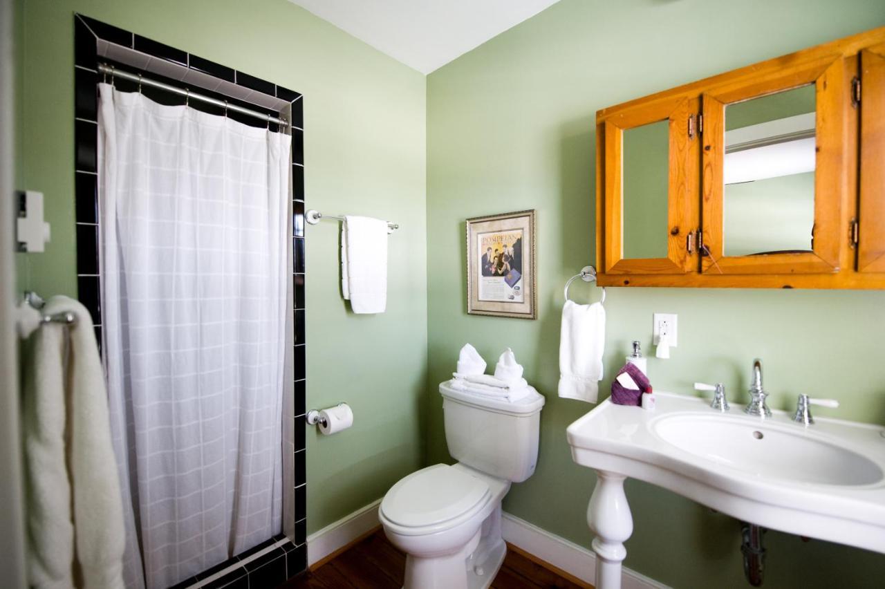 Bed and Breakfast Hopkins Ordinary Bed, Breakfast And Ale Works Sperryville Exterior foto